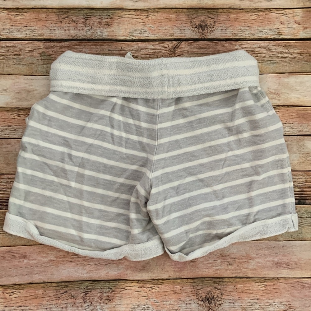 Mossimo Shorts - Picture 2 of 5